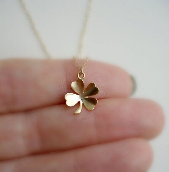 Bijoux trèfle quatre feuilles tendance