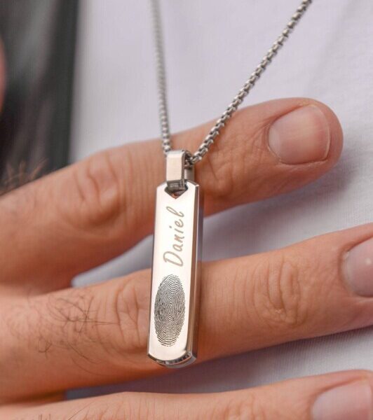 Bijoux Homme Personnalisé : Un Style Unique pour Lui