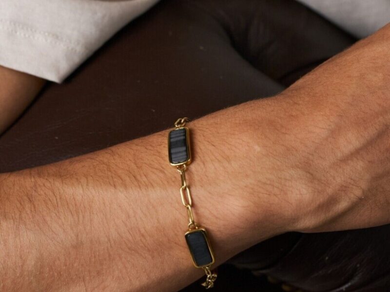Bijoux Homme Pas Cher : Élégance Abordable pour Lui