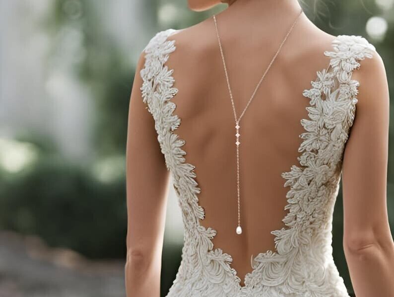 Bijoux de Dos Mariage : Élégance et Raffinement