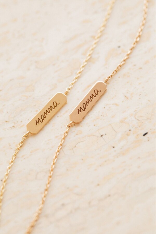 Bijoux gravés pour maman