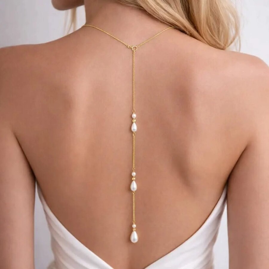 Bijoux de dos élégants