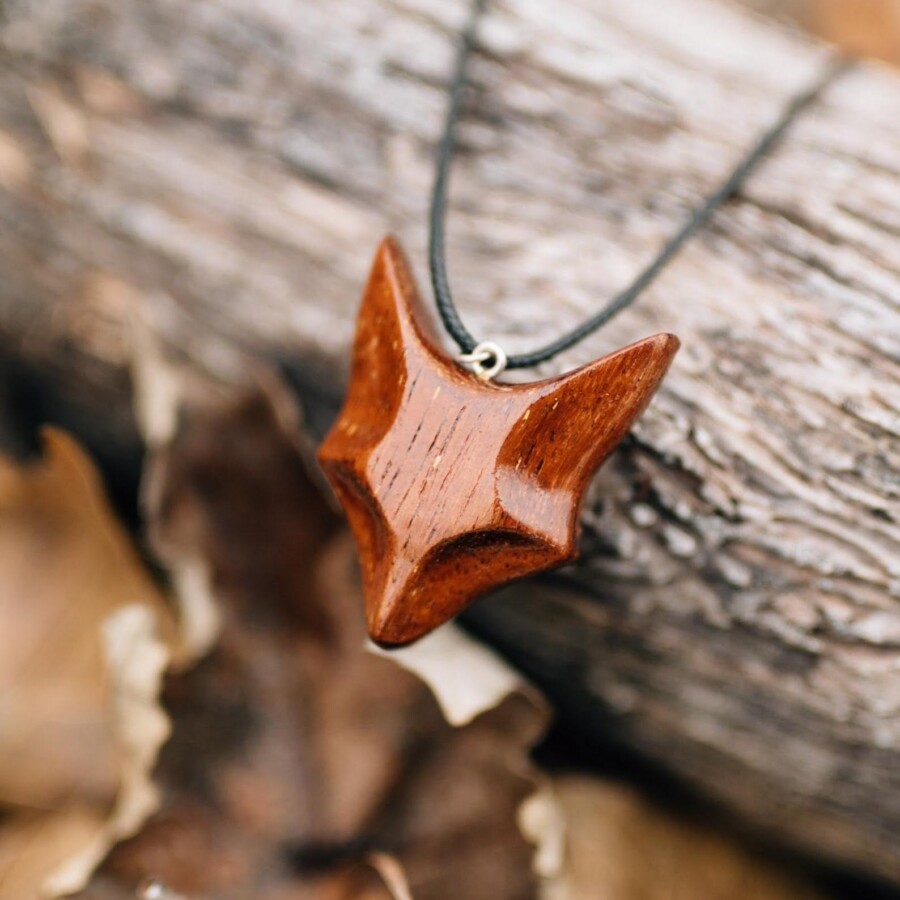 Bijoux en bois artisanaux