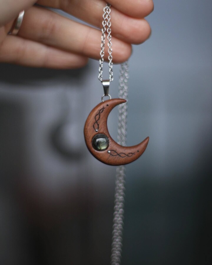 Bijoux en bois artisanaux