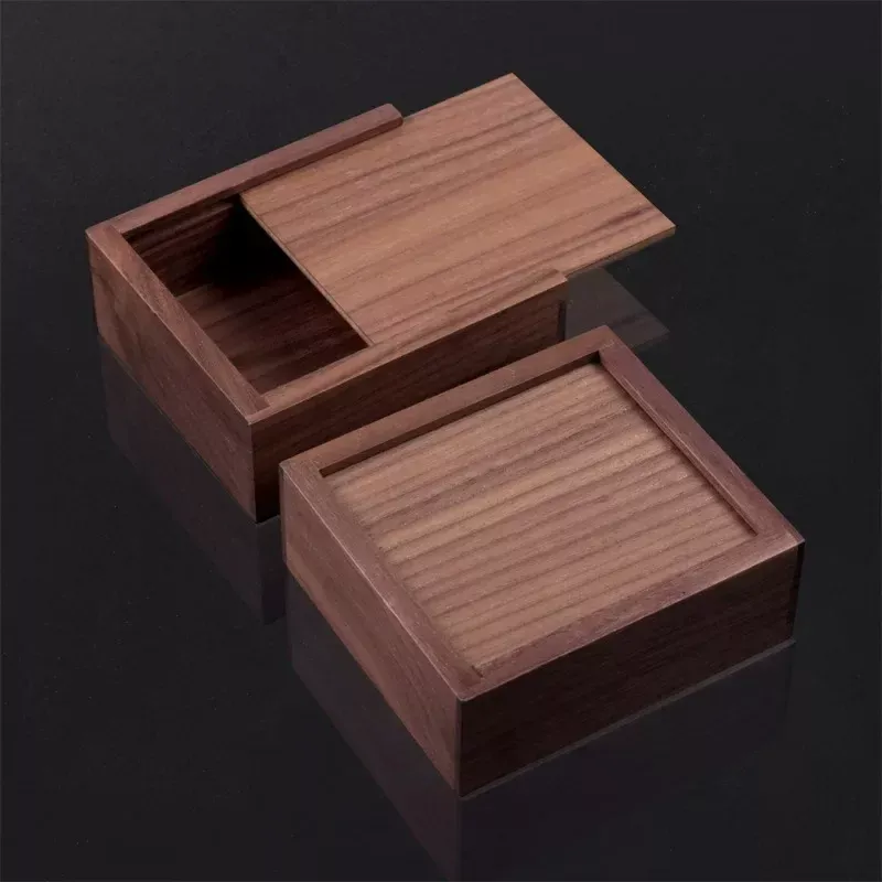 Boîtes en bois artisanales