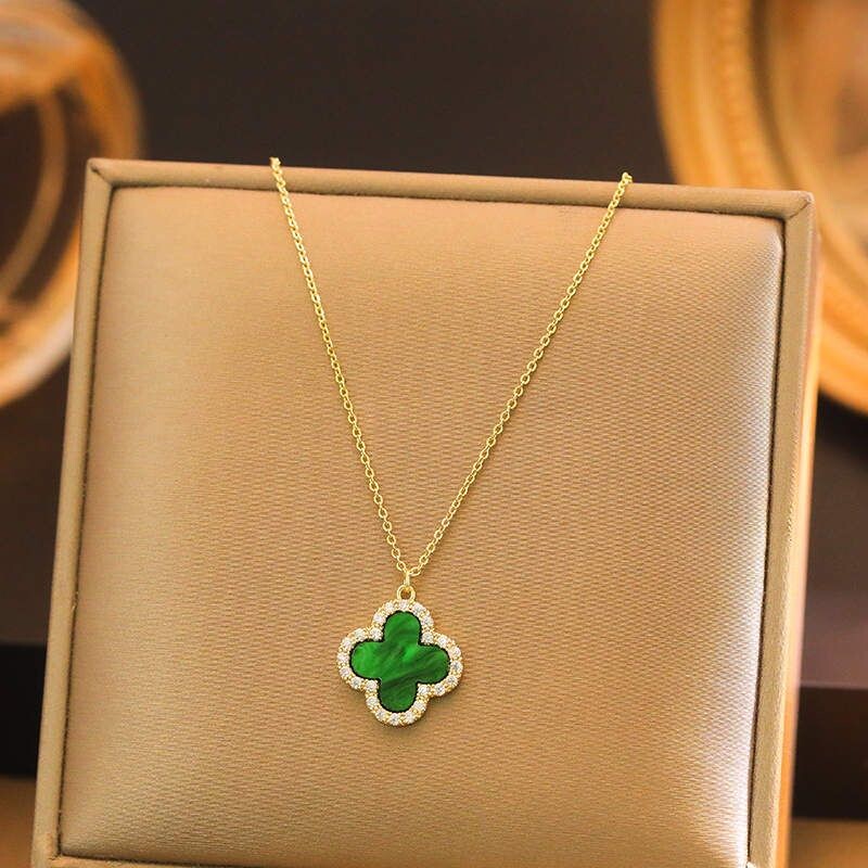 pendentif bijoux trèfle
