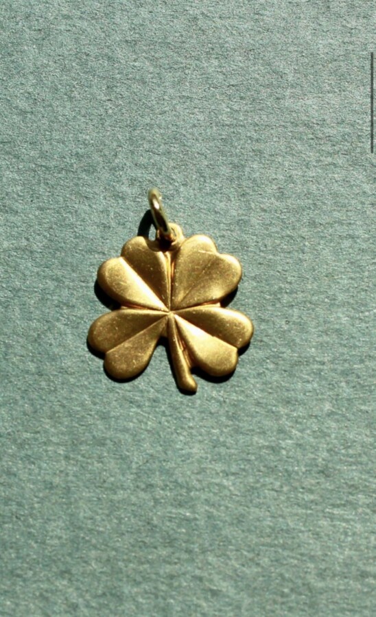 bracelet porte-bonheur trèfle