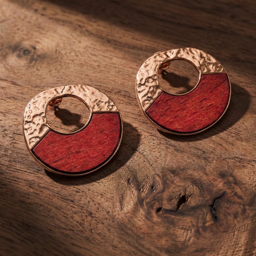 Bijoux artisanaux en bois