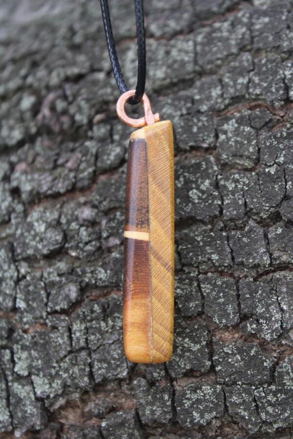 Boucles d'oreilles bois élégantes